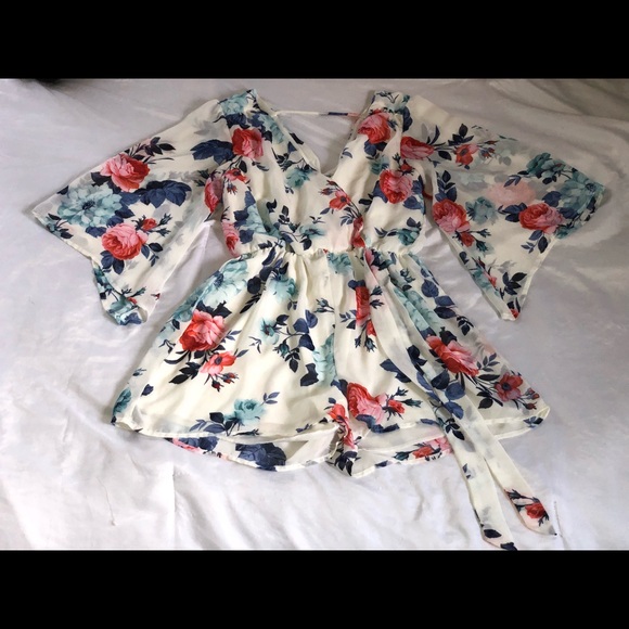 Floral romper - Picture 1 of 3